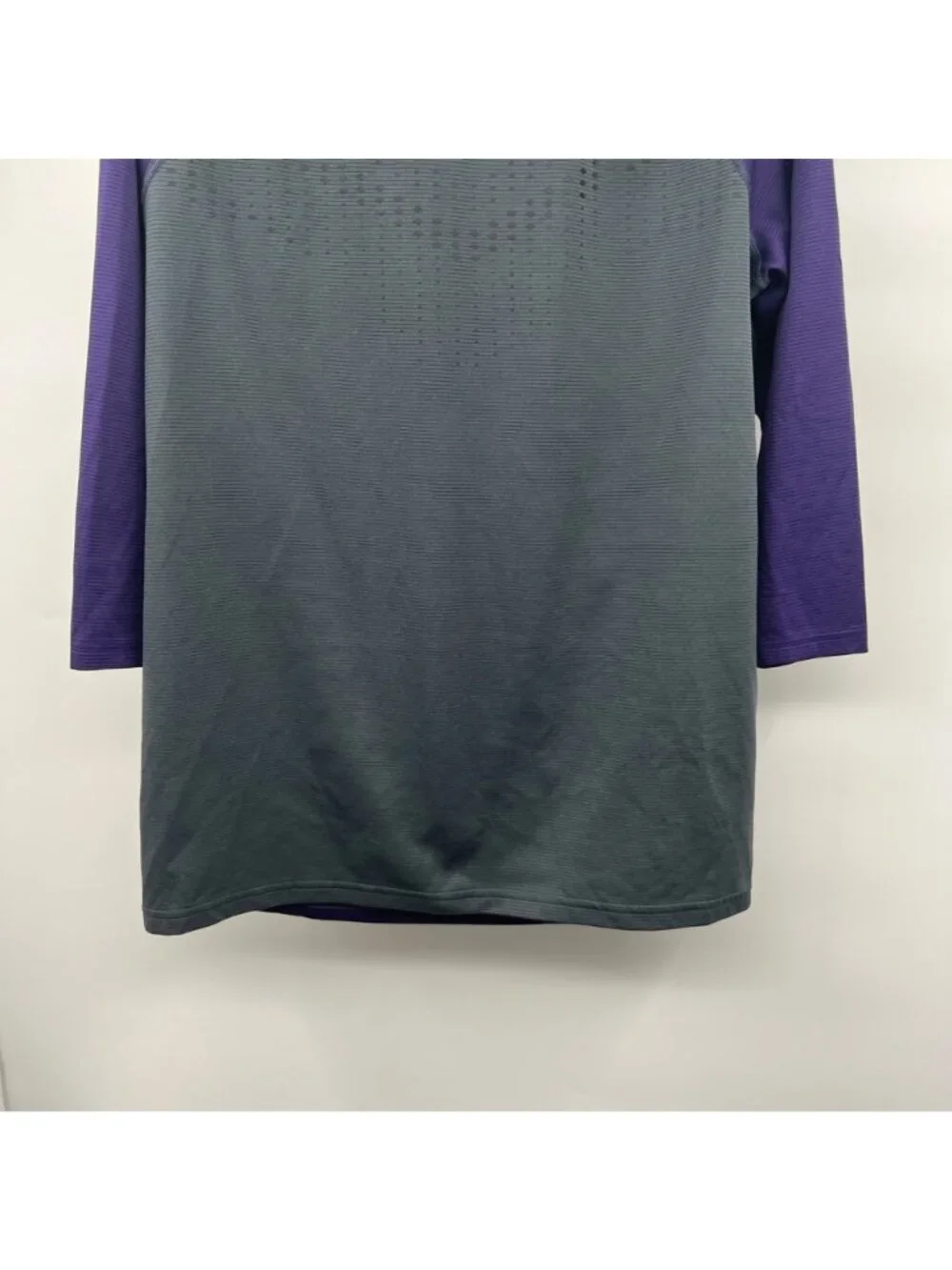 Under Armour Womens Active Long Sleeve Top Gray/Purple Size Medium